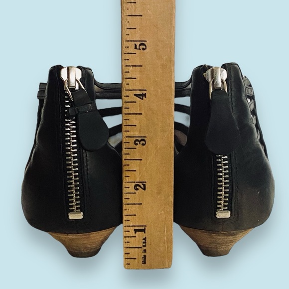Sigerson Morrison Belle Black Leather Strappy Open Toe Low Wedge SZ 10.5 - Picture 10 of 10